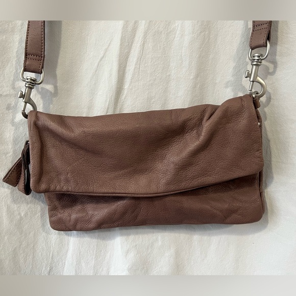 Liebskin Berlin taupe leather crossbody - Picture 3 of 7